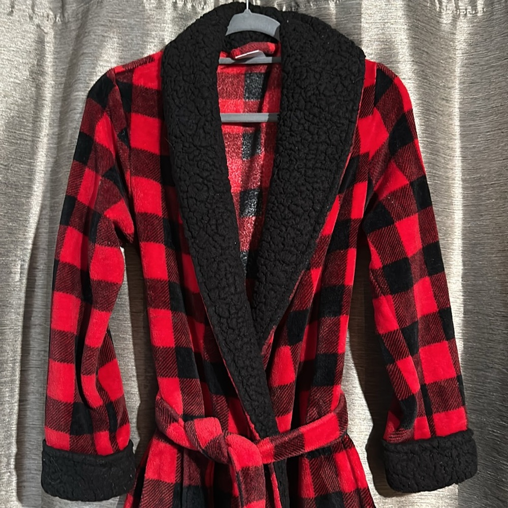 Buffalo Checkered Long Fuzzy Robe - Picture 2 of 8